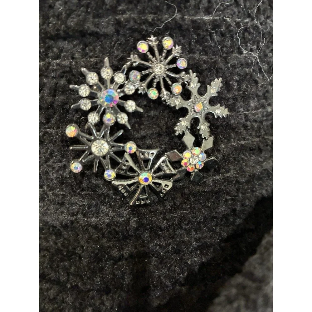 Vintage Betmar New York Black Bowler Hat Women's One Size Rhinestone Brooch